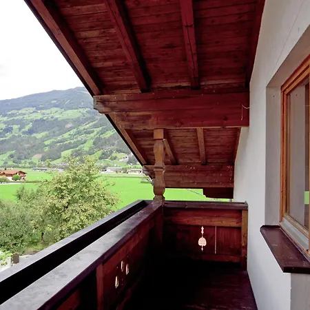 Apartment Beautiful In Zillertal
