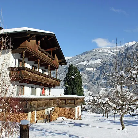 Apartment Beautiful In Zillertal